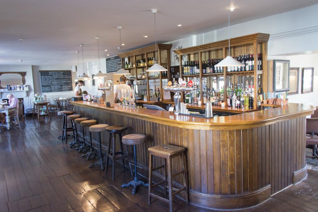 The Swan Hotel Wedmore Exterior photo
