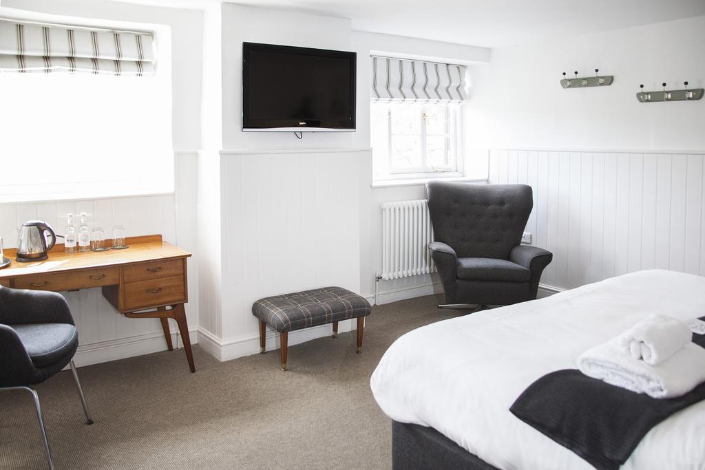 The Swan Hotel Wedmore Exterior photo