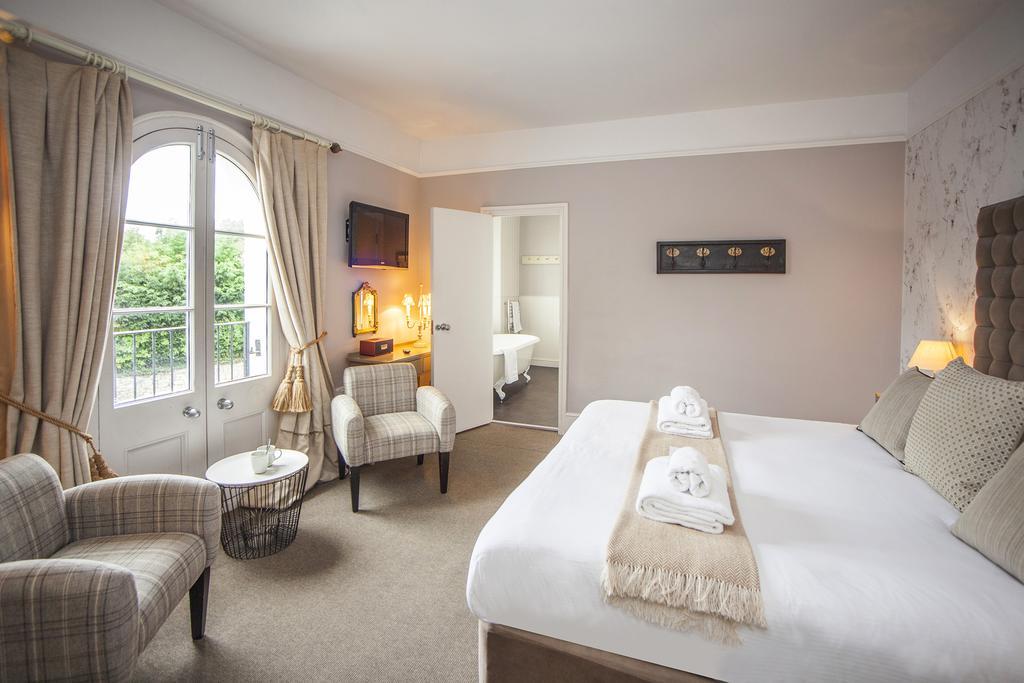 The Swan Hotel Wedmore Exterior photo