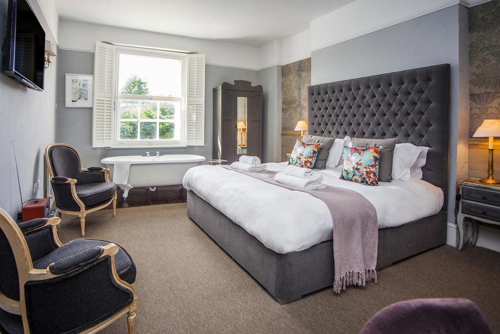 The Swan Hotel Wedmore Exterior photo