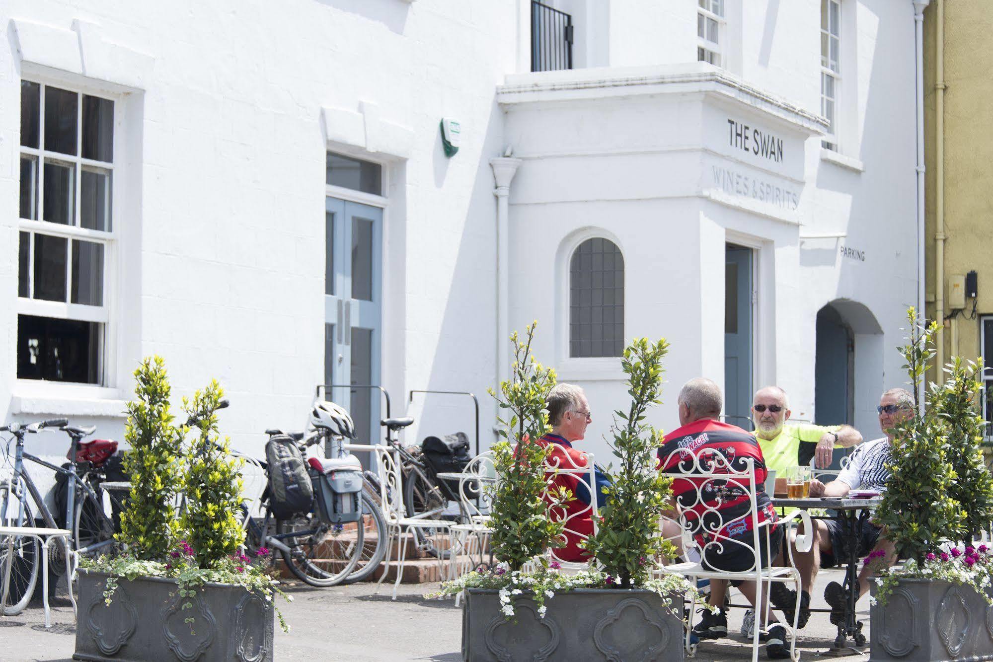 The Swan Hotel Wedmore Exterior photo
